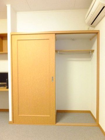 レオパレスストレーザ椿森の内装