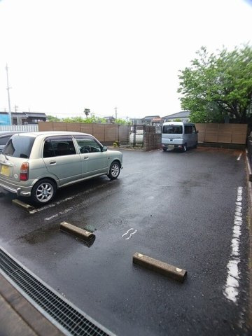 プレザント　ガーデン野中の駐車場