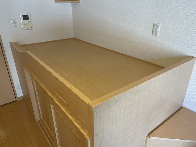 レオパレスＲＥＺＯＮ中百舌鳥の寝室