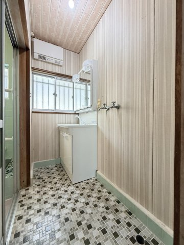 舞子坂1丁目戸建の洗面所