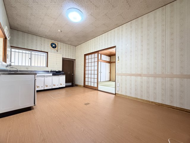 舞子坂1丁目戸建の居間・リビング