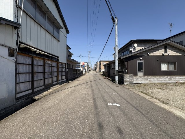  | 【建築条件なし】大仙市若竹町の解体更地渡し 27.96坪 小規模店舗や住宅用地・駐車場用地 区画の整った住宅街の角地物件