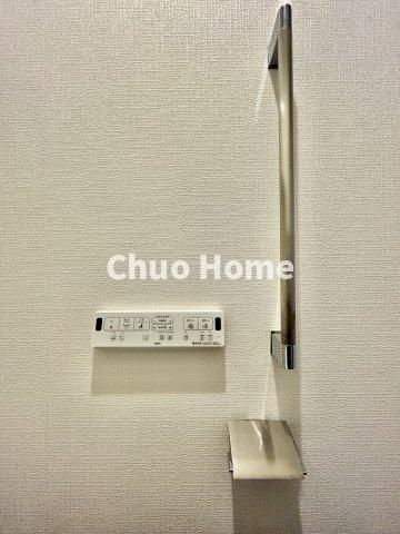 ガーデンレジデンスお花茶屋の内装|【ウォシュレット】清潔に使いたいお手洗いには最適な設備です。もちろんウォームレットも標準装備です。