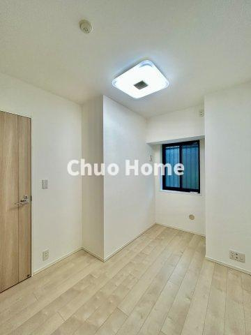 ガーデンレジデンスお花茶屋の子供部屋|【子供部屋】お子様を持つ家庭の約6割が「家族や子どものため」に購入を希望。入学後の転校を避け、広い空間でのびのび育てたいなどの親心が、家探しのきっかけになっているようです。