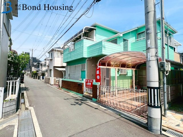 JR土山駅徒歩19分　外壁塗装歴有　魚住町清水　中古戸建の前面道路含む現地写真
