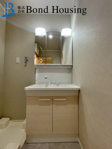 JR土山駅徒歩19分　外壁塗装歴有　魚住町清水　中古戸建の独立洗面台