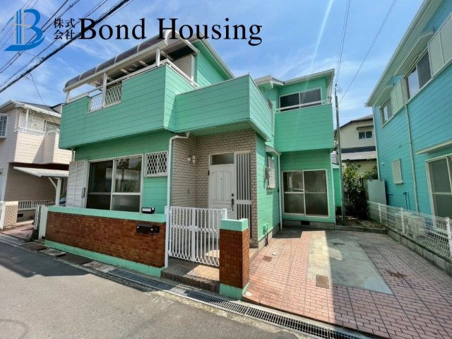JR土山駅徒歩19分　外壁塗装歴有　魚住町清水　中古戸建の前面道路含む現地写真