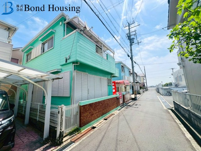 JR土山駅徒歩19分　外壁塗装歴有　魚住町清水　中古戸建の前面道路含む現地写真