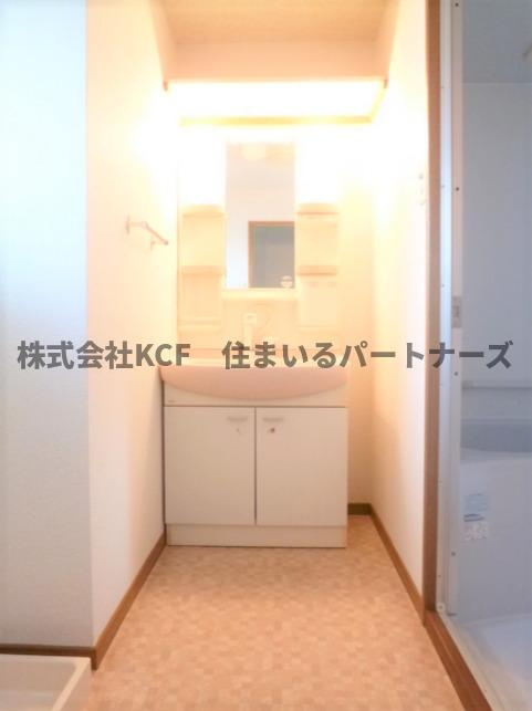 コンフォーレの省エネ性能ラベル|独立洗面台、朝の身支度には欠かせません