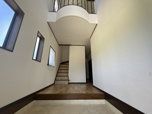 佐良和戸建の玄関