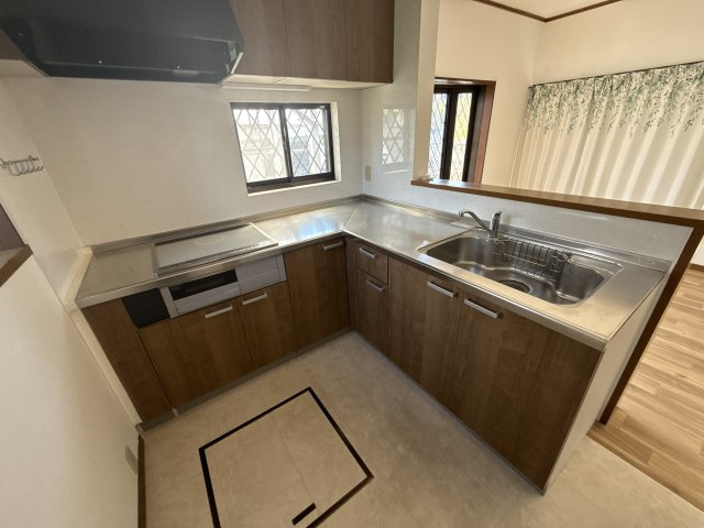 佐良和戸建のキッチン