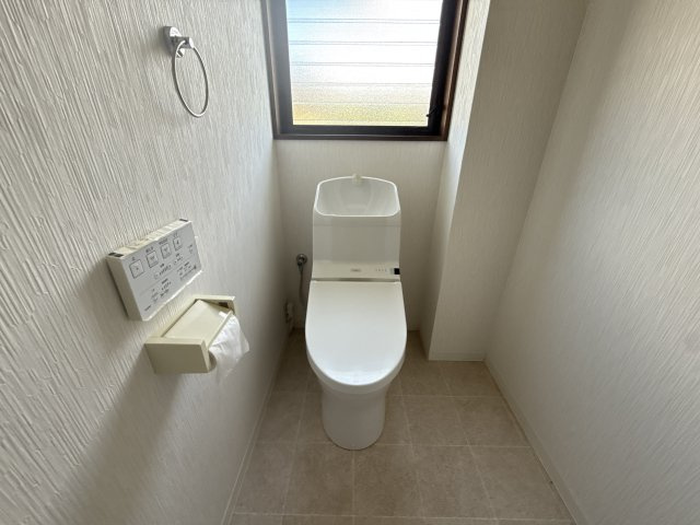 佐良和戸建のトイレ