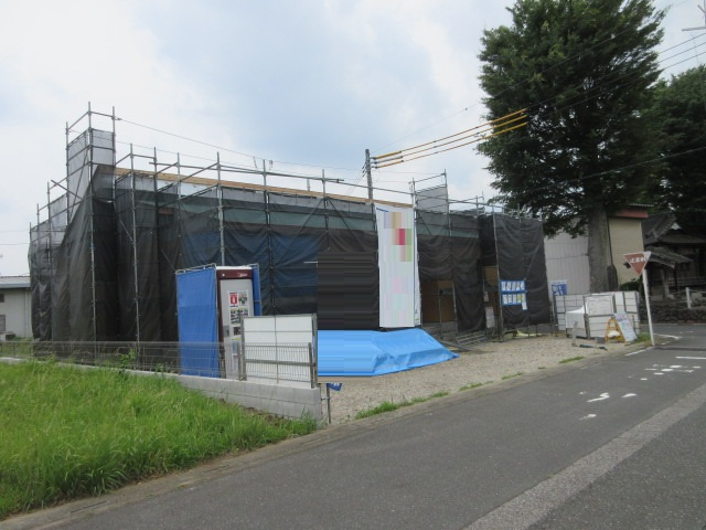 新築戸建　鳩山町今宿552-1（大型平屋住宅　全1棟）の前面道路含む現地写真