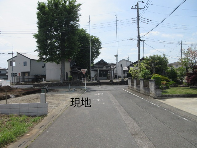 新築戸建　鳩山町今宿552-1（大型平屋住宅　全1棟）の前面道路含む現地写真