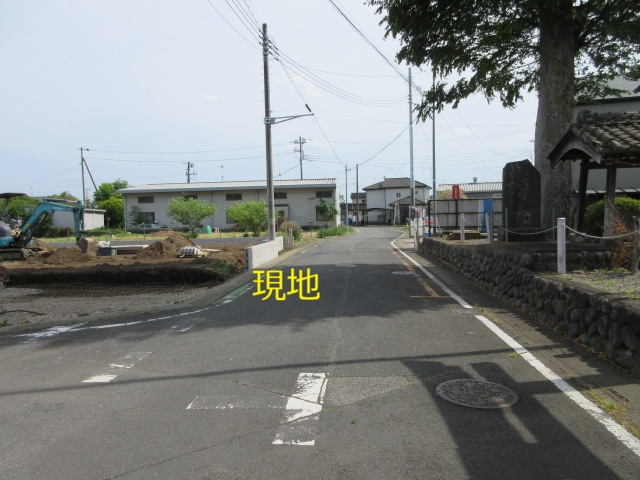 新築戸建　鳩山町今宿552-1（大型平屋住宅　全1棟）の前面道路含む現地写真