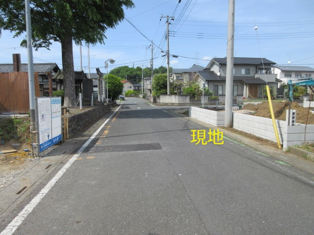 新築戸建　鳩山町今宿552-1（大型平屋住宅　全1棟）の前面道路含む現地写真