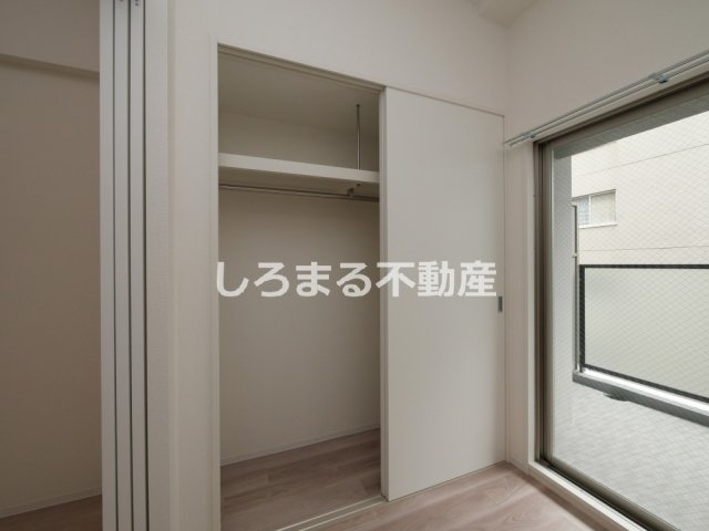 コンフォリア・リヴ淡路町一丁目の収納