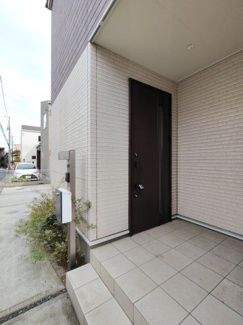 【玄関】 | 千葉市若葉区桜木１丁目　築浅戸建　JR総武線「千葉」駅
