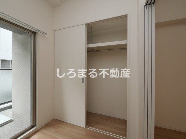 コンフォリア・リヴ淡路町一丁目の収納