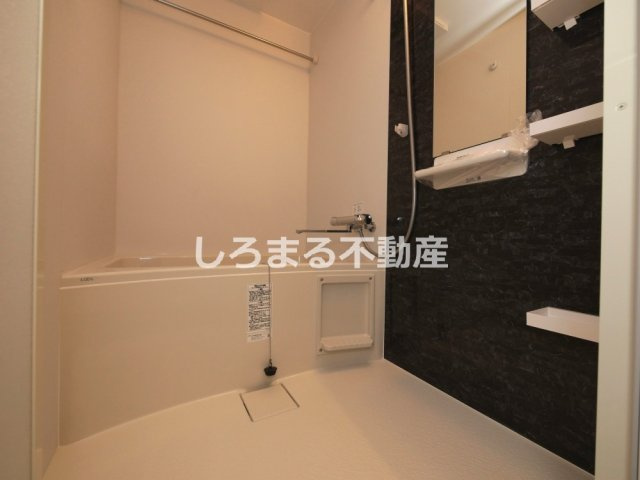 コンフォリア・リヴ淡路町一丁目の浴室