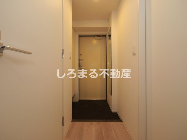 コンフォリア・リヴ淡路町一丁目の玄関