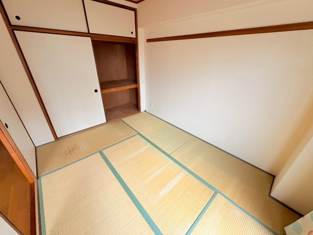 アルカンシェル岡本の和室