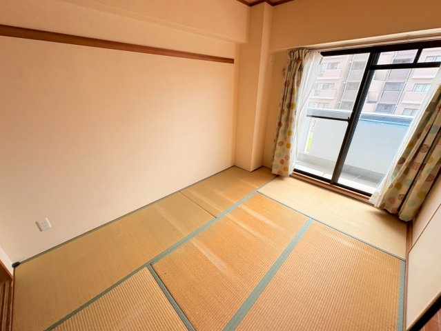 アルカンシェル岡本の和室
