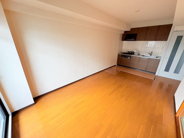 アルカンシェル岡本の居間・リビング