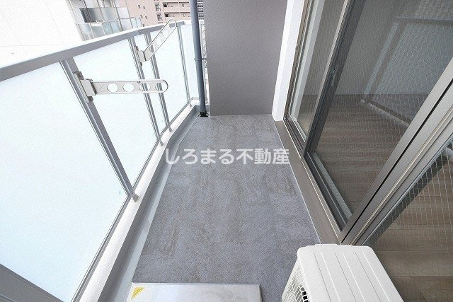 セレニテ本町東リアンのバルコニー