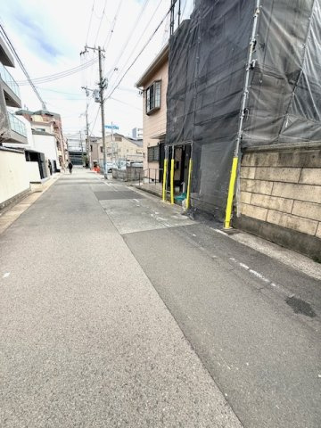 神戸市兵庫区西柳原町8の前面道路含む現地写真