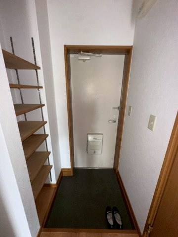 セレブ岡本の玄関