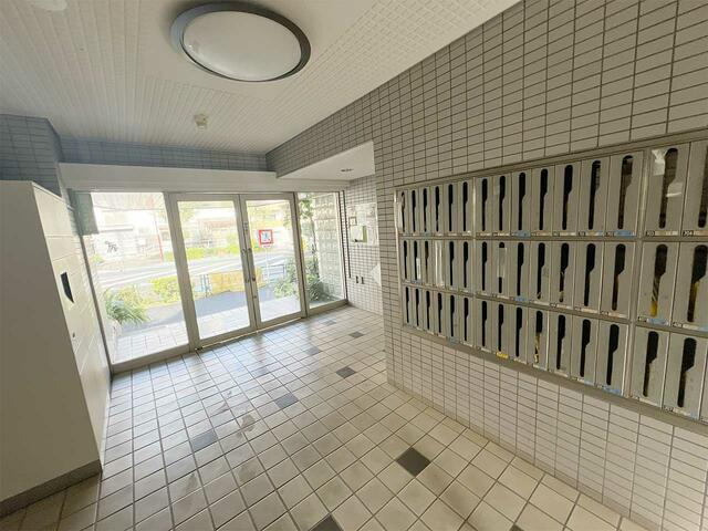 ヒルズ駒場東大前のエントランス| 