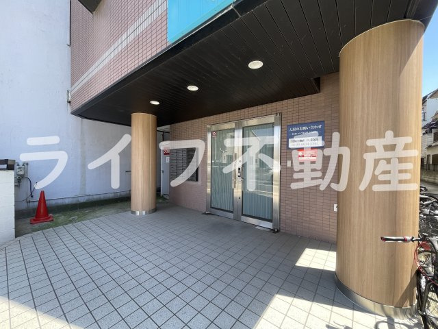 エイチツーオー小阪のエントランス|建物の内部です