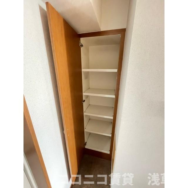 ロイヤルガーデン妻恋坂の収納|別号室イメージの為、現状を優先致します。