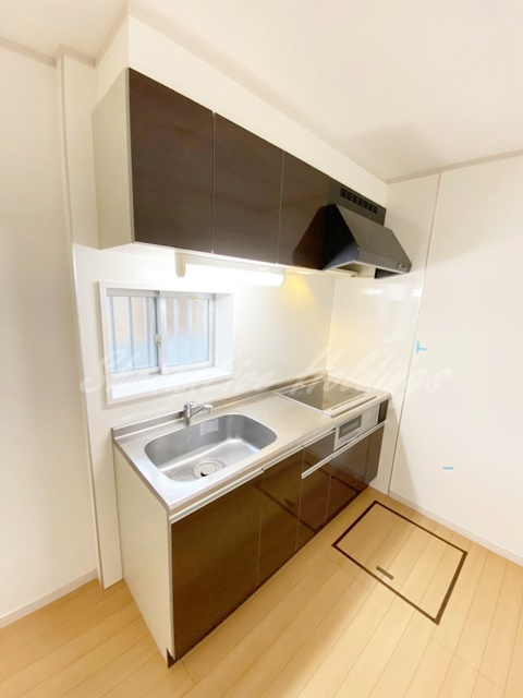 茅ヶ崎市小和田３丁目のアパートのキッチン