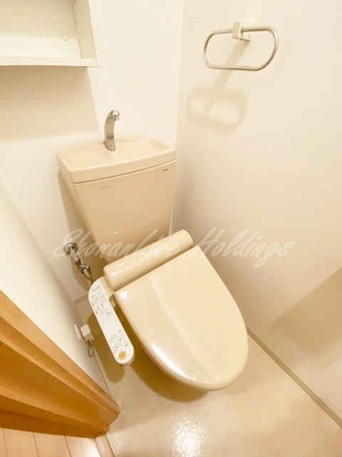 茅ヶ崎市小和田３丁目のアパートのトイレ