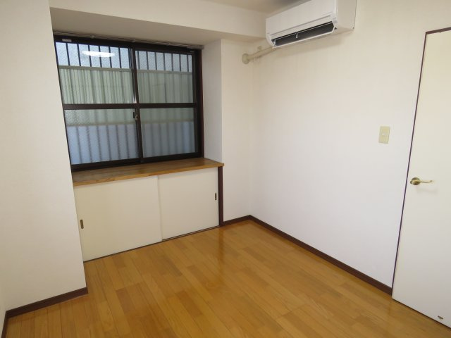マンション三鈴No.2の洋室