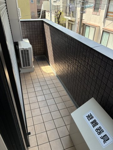 ルリエ目黒中央町　新築　耐震等級3　YourMaisonのバルコニー