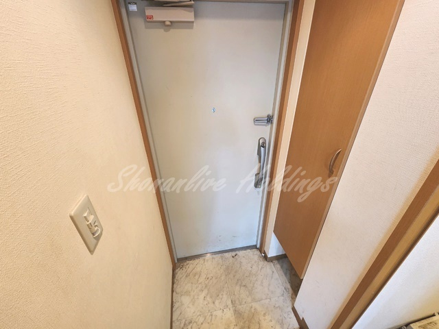大和市渋谷５丁目の賃貸マンションの玄関|お履き物が多い方にもおすすめ♪