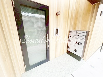 藤沢市辻堂新町１丁目のアパートのエントランス
