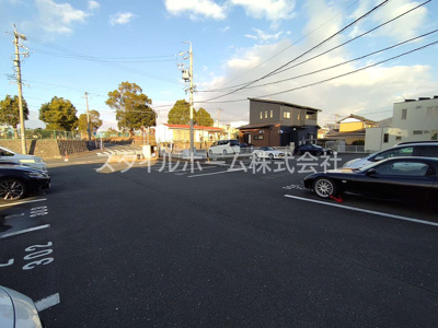【駐車場】 | グランシャリオⅡ | 別部屋写真です。
