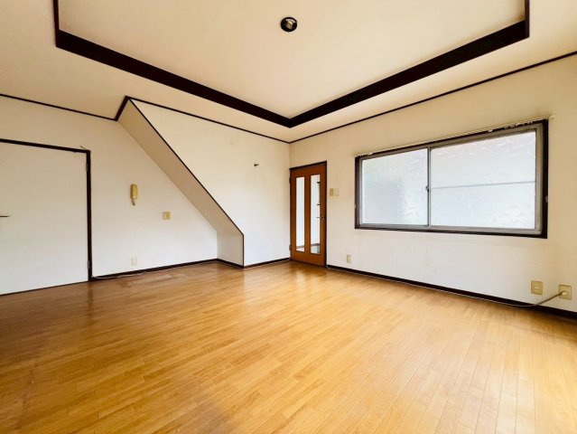 本多聞2丁目戸建の居間・リビング