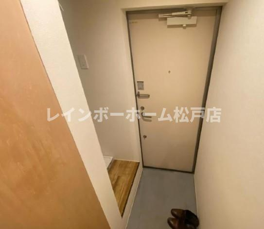 足立区中川１丁目のアパートの玄関|シンプルで使いやすい玄関です