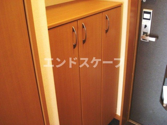 キャトルレーヴの玄関|下駄箱
高崎、前橋のお部屋探しはエンドスケープまで！お客様の理想お聞かせ下さい♪