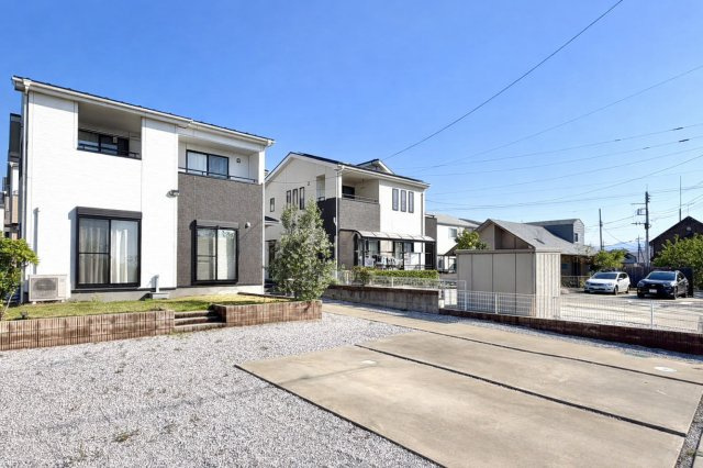 【中古戸建】高崎市箕郷町生原の外観|■外観｜特徴のある個性的な住まいと美しい街並み、そして住みやすい環境を、ぜひ現地でご覧になりませんか。お気軽にお問合せください(^^)  