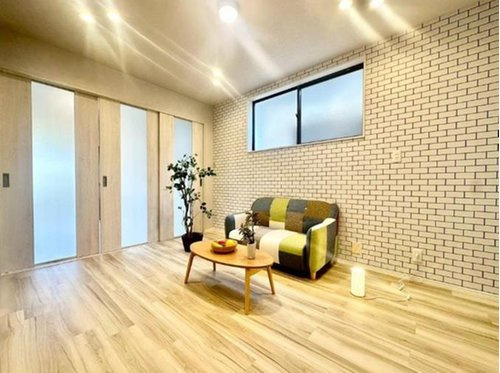 尼崎市東難波町4丁目　中古戸建の居間・リビング