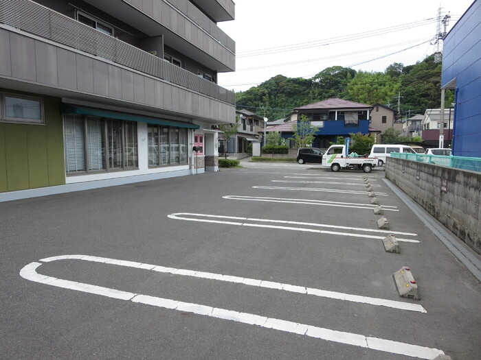 【駐車場】