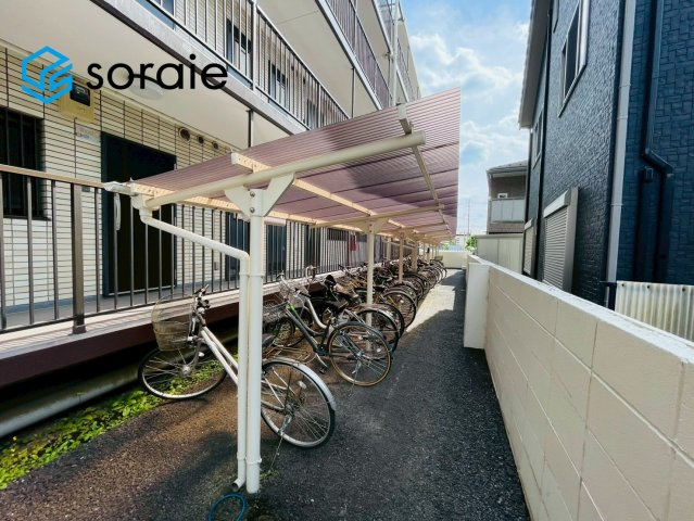 グローリア初穂飯能の駐輪場|4月25日撮影