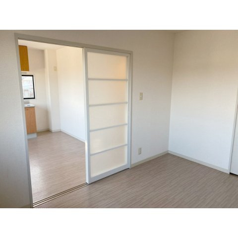 エスプワールの居間・リビング|こちらの居間で趣味の時間をお楽しみください