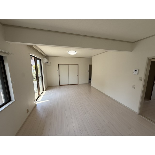 リブレス小林北戸建の居間・リビング|おしゃれな居間です